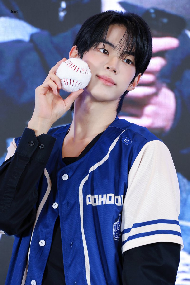 8shotOo's tweet photo. 250825

#투어스 #TWS #도훈 #DOHOON https://t.co/3AXZNUhhx8