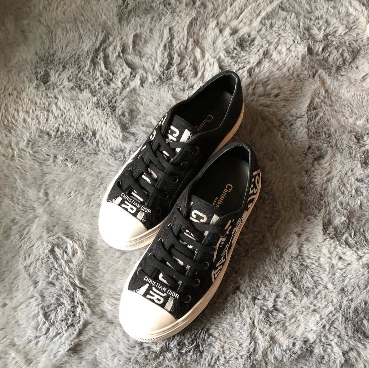 urub1e's tweet photo. รองเท้า Christian Dior ผ้าใบ
✅ 2800 B ส่งฟรี
color สีดำ size 38/24 
สภาพสวย ใส่สวย หนังนิ่ม
😻ได้มือ2 จากร้าน kissyloveshoes

#ส่งต่อแบรนเนม #ส่งต่อdior #ถุงแบรนเนม #dior #ส่งต่อคสอ #diorthailand #diorส่งต่อ #ต่างหูดิออร์ #รองเท้ามือสอง https://t.co/HBe41vLBUB