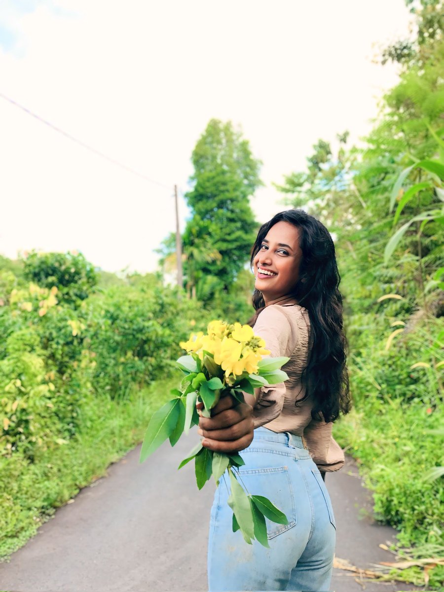 mashafonseka's tweet photo. Eco feeling ๐๐ป
#Colombo #srilanka
#digitalnomads #seetheworld #travelblog #Mashafonseka #Himashafonseka #Mashamodel #himashanadeeshani
#bestvacations #exploresrilanka
#letsflyawayto #shewhowanders #srilankadaily
#sheisnotlost #darlingescape #travelgirl https://t.co/jcFe74BMGw