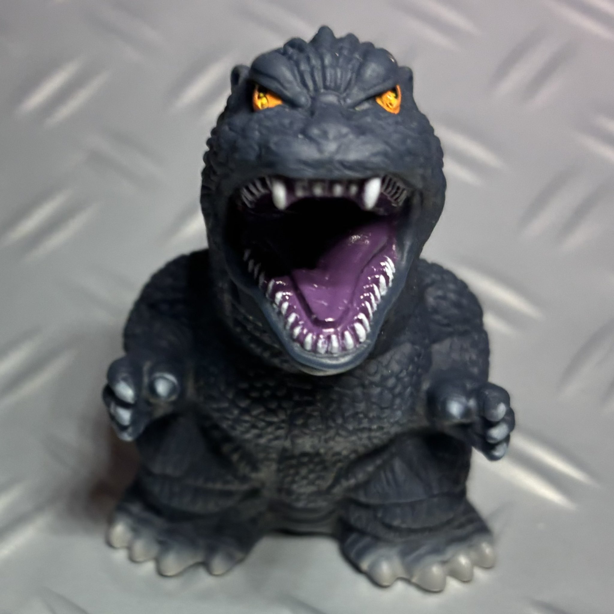 ソフビGODZILLA。 ソフビアーティストが独自の視点でゴジラを制作するプロジェクト