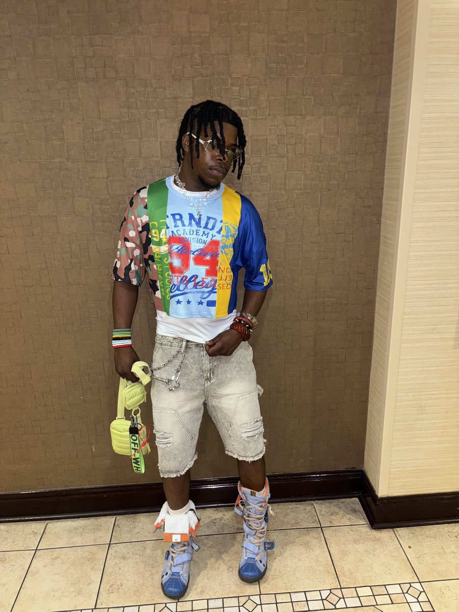 imcoreyg's tweet photo. fly guy👨🏾‍🎤 #BLEUDECHANELxBECKY https://t.co/dlatdB6D8n