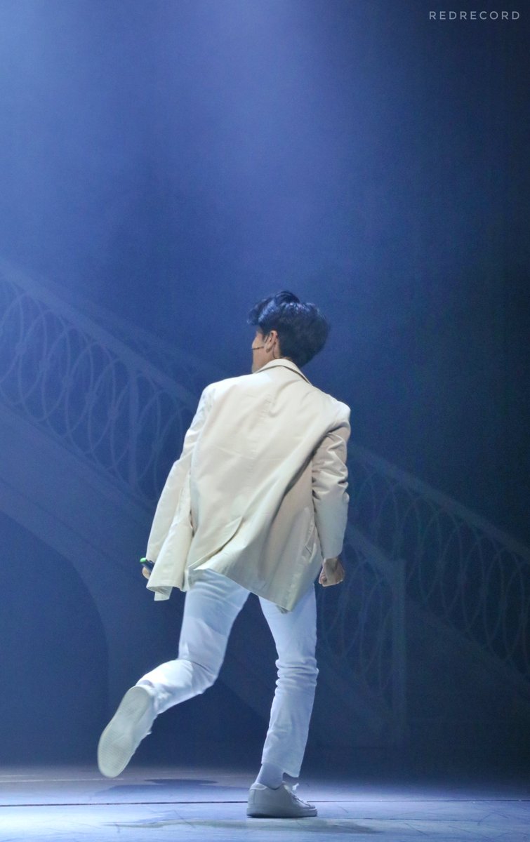 DreRecord_pic's tweet photo. 210828 뮤지컬 광화문연가 커튼콜

이명우 役 #강필석 배우님 

A컷도 B컷도 아닌 거의 C컷이지만
그냥 내가 좋으니까 올리기 ㅎㅎ
갤러리 털이 끝! https://t.co/c289cFuN6K