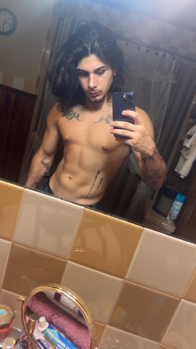 westleyx0's tweet photo. finally shaved all ts off https://t.co/ACg50EpVFB
