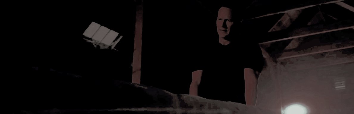 ᅠ
ᅠ
ᅠ     𝙴𝙳𝚆𝙰𝚁𝙳  𝚅𝙰𝙽  𝙷𝙴𝙻𝚂𝙸𝙽𝙶  /  great  grandson  of  Abraham  Van  Helsing  ;  parapsychologist,  demonologist  ;   met  a  demon  when  he  as  only  a  child .
ᅠ
ᅠ