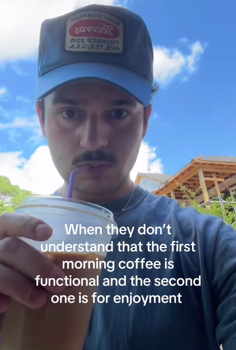 카페인중독이라면 공감할문장
걍 첫잔은 연료같은거고 두번째 커피부터 시작