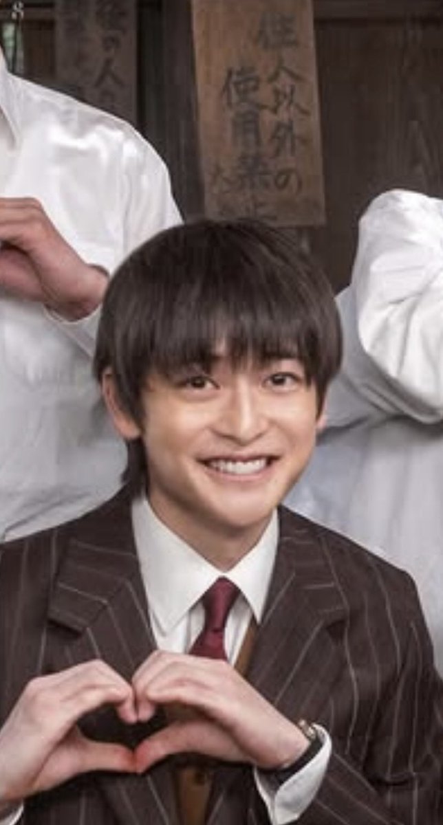 tkmn306's tweet photo. 高橋文哉くん、歯を全部治してから顔が変わってしまったな。
昔の歯を治していない、あの可愛らしい頃が好きだった。

めるるも同じ時期に歯を治したよね。 https://t.co/Mq3DtNr8oO