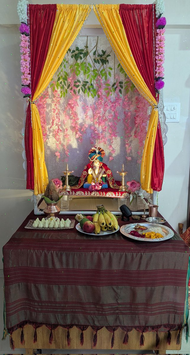 akankshaaO2's tweet photo. Bappa, Ukdiche Modak ani Saaj! https://t.co/O7GRXuJcVR