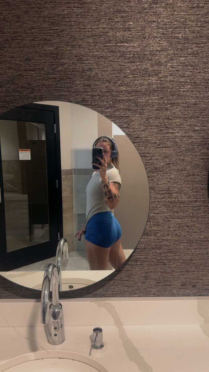 BaileyGoat tweet media