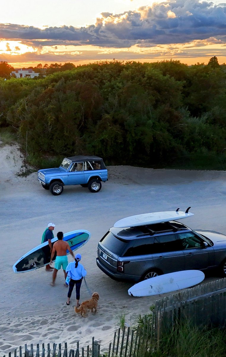 JasonShames's tweet image. A bronco by the beach. 
@NeriOxman @BillAckman nice to meet you.