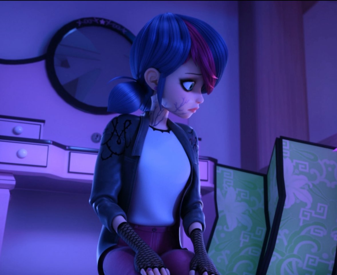A lot of people talk about her face card as shadybug but her civilian look was so good