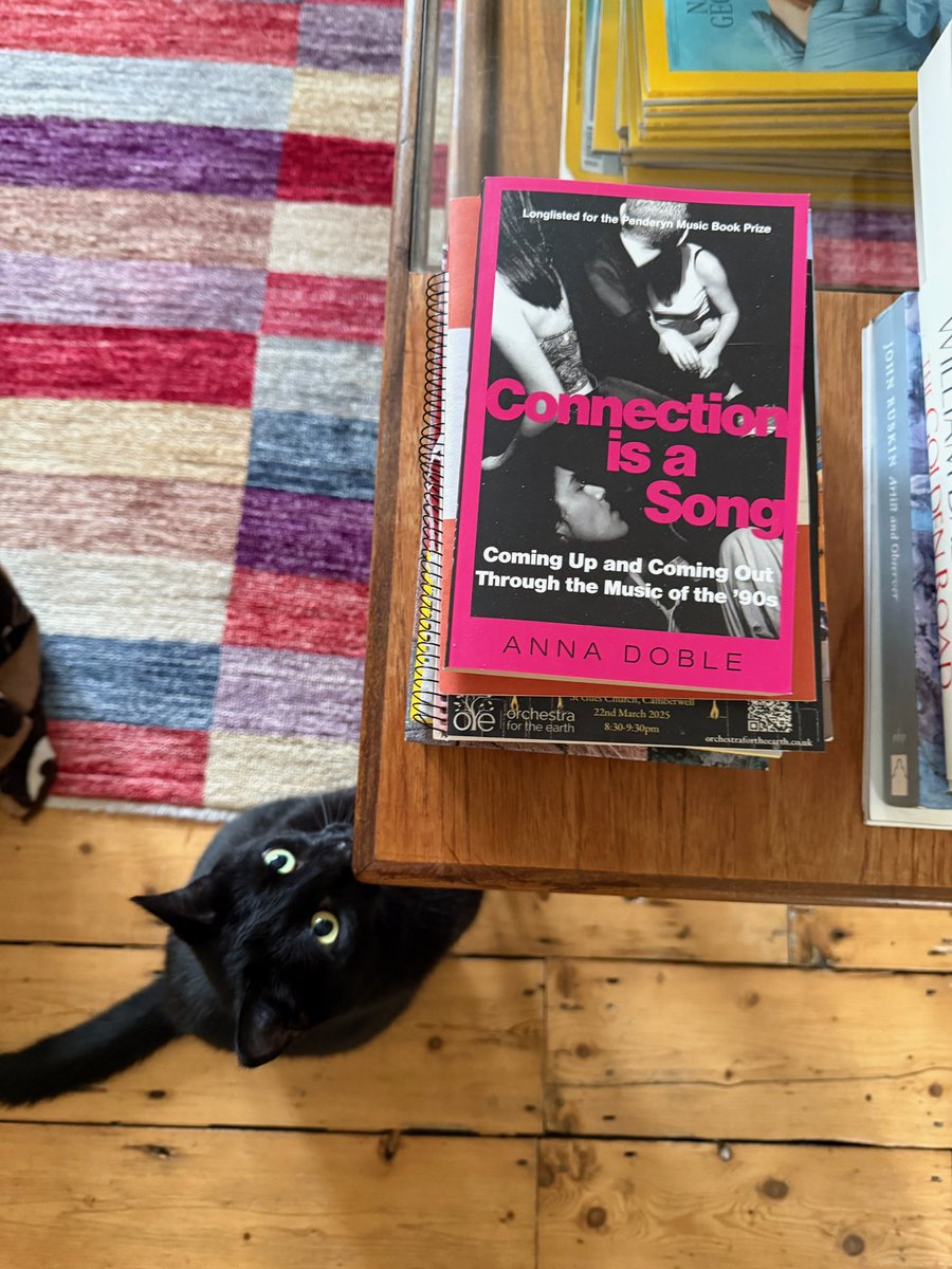 My newest reader is Mikey the beautiful cat! 

Thanks <a href="/willyleeadams/">William Lee Adams</a> 😺

geni.us/Connection-is-…