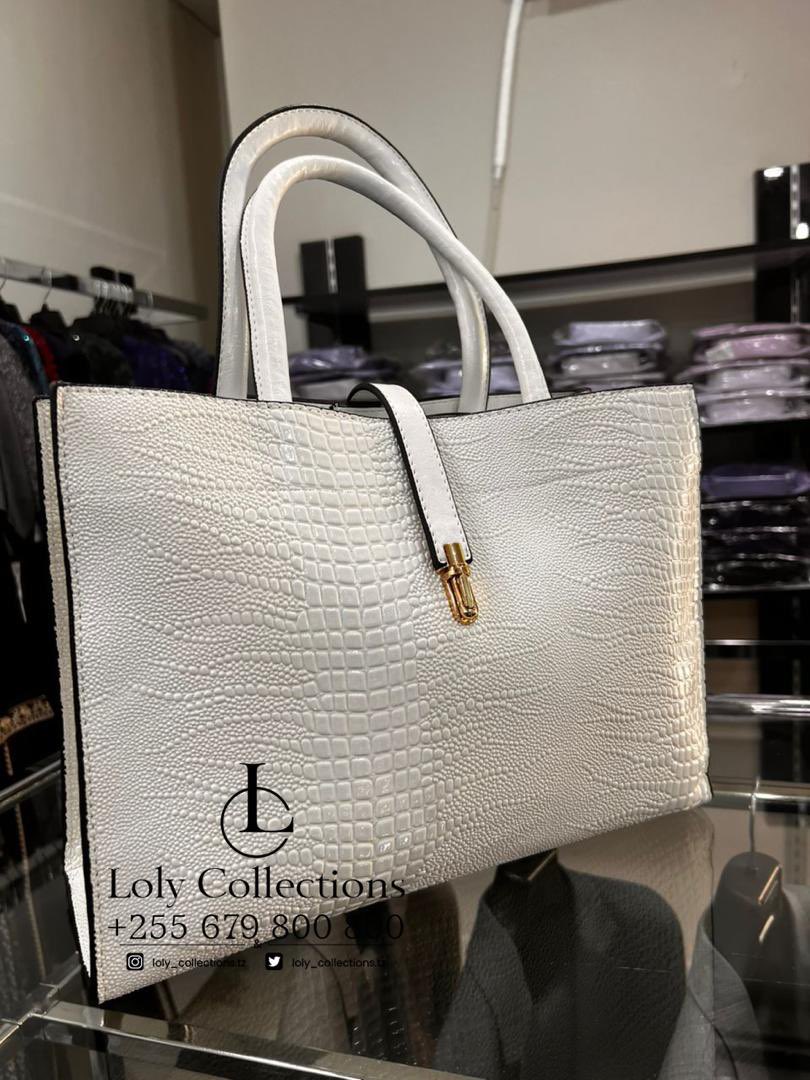 CollectionLoly's tweet photo. Woman Can’t Have Just One Bag… and She Shouldn’t 😍
Collect them all, every color, every vibe. https://t.co/SKrnZhXuay