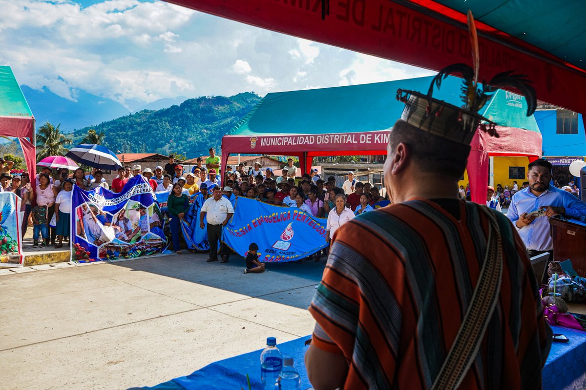 Recibidos por la población, el alcalde, el presidente de la Comisión de Distritalización, el alcalde de Kimbiri, Dr. Héctor Dipas Torres, además de representantes de los distritos, centros poblados, sociedad civil y organizaciones religiosas.