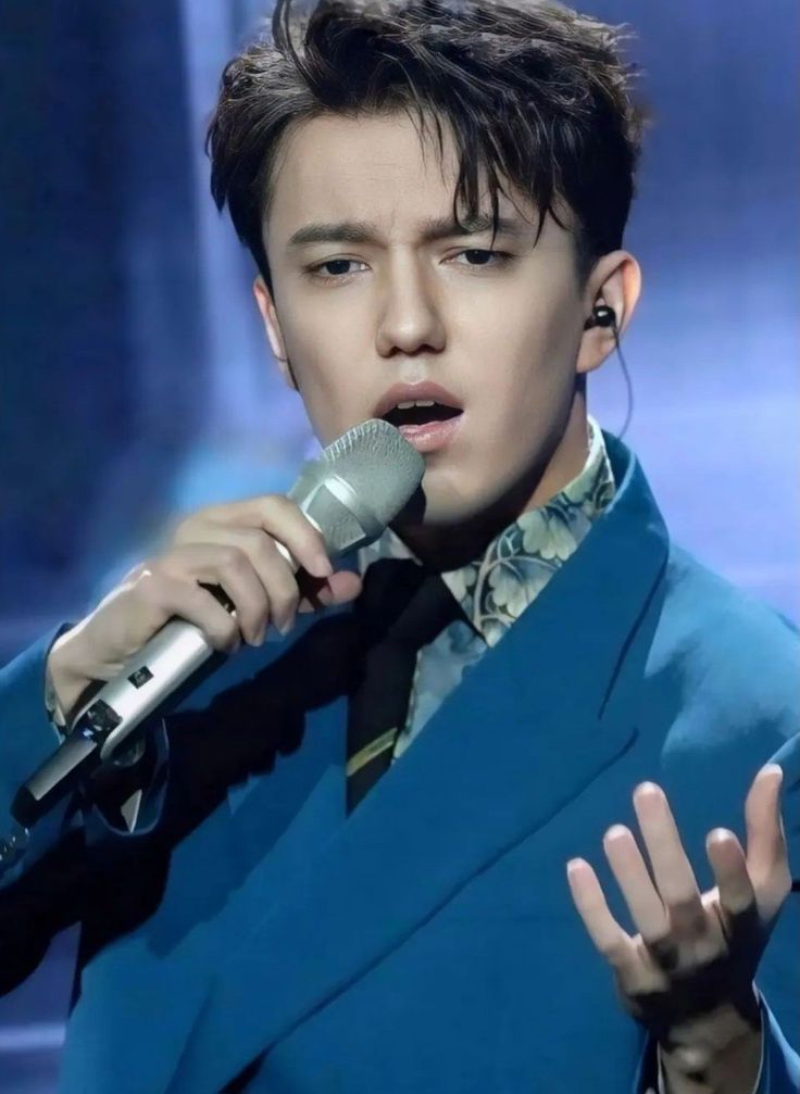 Розик 🇰🇿 (@dq_best) on Twitter photo <a href="/Francesco386122/">Francesco 🇮🇹</a> Dimash è un cantante, musicista, compositore e polistrumentista.
Abbiamo un'opportunità unica di diventare contemporanei di un artista di fama mondiale.
DIMASH CONCERT NEW YORK
#StrangerTourAmerica <a href="/Francesco386122/">Francesco 🇮🇹</a> Dimash è un cantante, musicista, compositore e polistrumentista.
Abbiamo un'opportunità unica di diventare contemporanei di un artista di fama mondiale.
DIMASH CONCERT NEW YORK
#StrangerTourAmerica