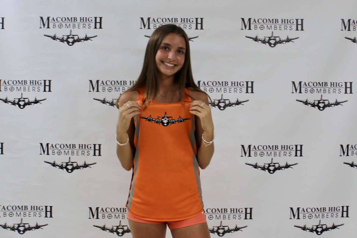 Congrats to our two race champs at the Macomb Early Bird at Spring Lake on Wednesday night! Ella McKee in her first ever CC race gets the win and Alex Simmons captures first for the boys. #mac185