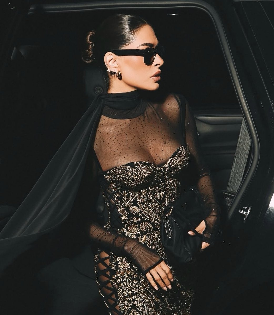 RosaDistrito's tweet image. Así luce @GalileaMontijo en la quinta gala de nominación de @LaCasaFamososMx. El vestido es diseño de #IannDey.

Navega en nuestra revista digital rosadistrito.com 

#RosaDistrito #ElEspacioQueDisfrutamosTodes