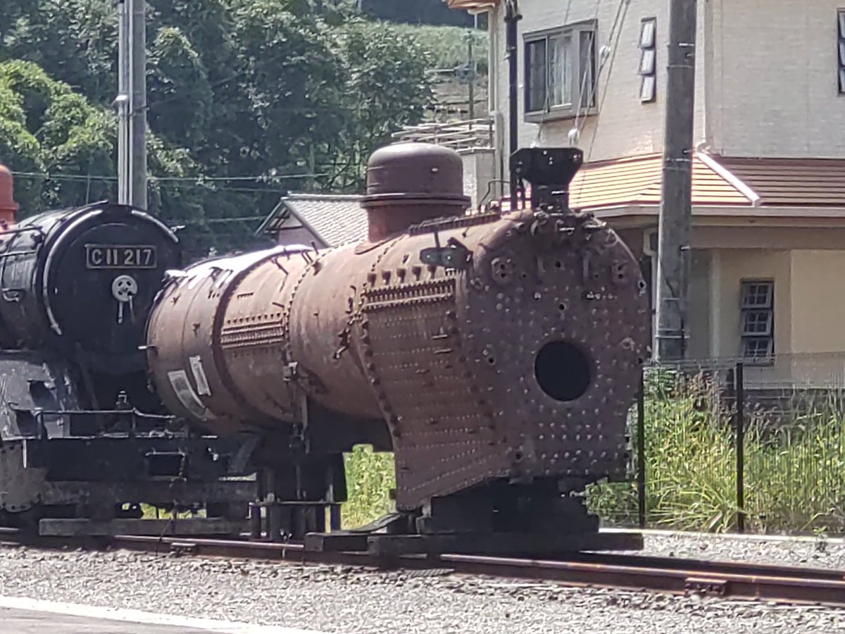 c0FpaILJPG7ipyC's tweet photo. 東海汽缶、C11 227とみられるボイラーが屋外に。
元々はC11 312のボイラーですね。 https://t.co/gXrsU5YGIj