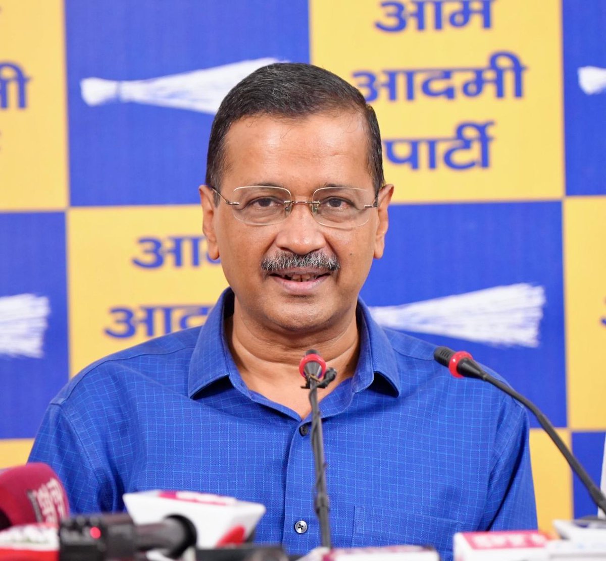 Aap_Hr_Narwana's tweet image. #Breaking🚨

आम आदमी पार्टी के राष्ट्रीय संयोजक @ArvindKejriwal जी आज एक महत्वपूर्ण विषय पर करेंगे प्रेस वार्ता🔥

🕛 दोपहर 12:00 बजे 
📍 AAP मुख्यालय, नई दिल्ली