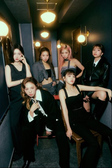QUEENZ EYE THE GROUP THAT YOU ARE