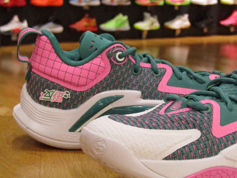GALLERY2SHIBUYA's tweet photo. 【新作入荷】
Li-Ning BAD5 DOMINATER 1
https://t.co/vOBKW24QlE
#ギャラリー2 #gallery2 #バスケットボール #kicks #liningbasketball #airjordan #nba #dwaynewade #bad5dominater1 https://t.co/f1M1em0RCp