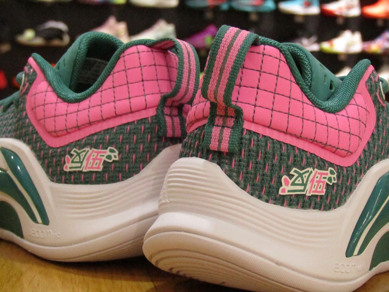GALLERY2SHIBUYA's tweet photo. 【新作入荷】
Li-Ning BAD5 DOMINATER 1
https://t.co/vOBKW24QlE
#ギャラリー2 #gallery2 #バスケットボール #kicks #liningbasketball #airjordan #nba #dwaynewade #bad5dominater1 https://t.co/f1M1em0RCp