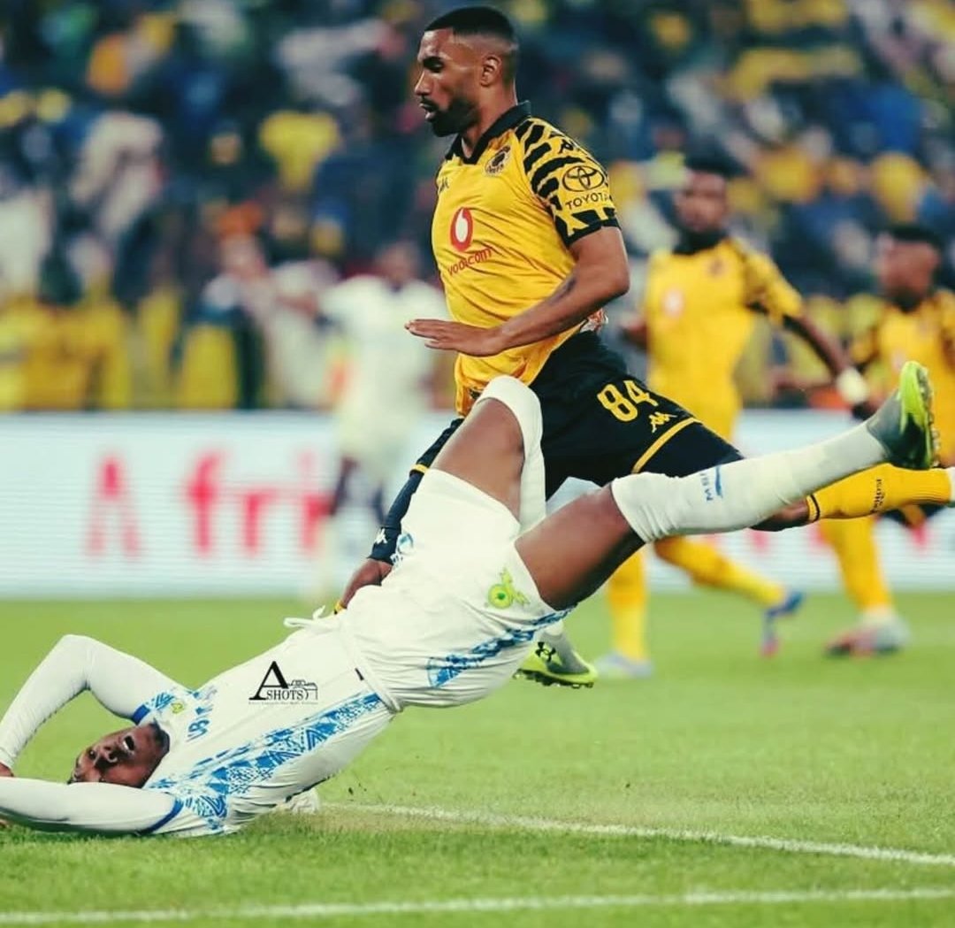 Mothiba tucked in his shirt before coming on, and Miguel tucked him into bed for an early nap as soon as he came on. 

Responsible parenting by Miguel👏🏾👏🏾