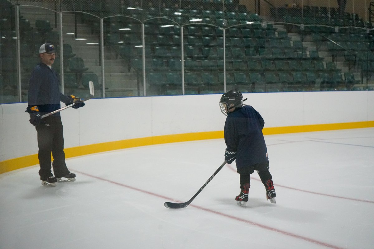 We've been keeping cool inside of Glenn Hall Arena this week! 🦅

The Eagles Hockey School has been a fun way to wind down the summer into hockey season!

Thank you to all the kids who have come out and continue to get their reps in all week long! 🏒