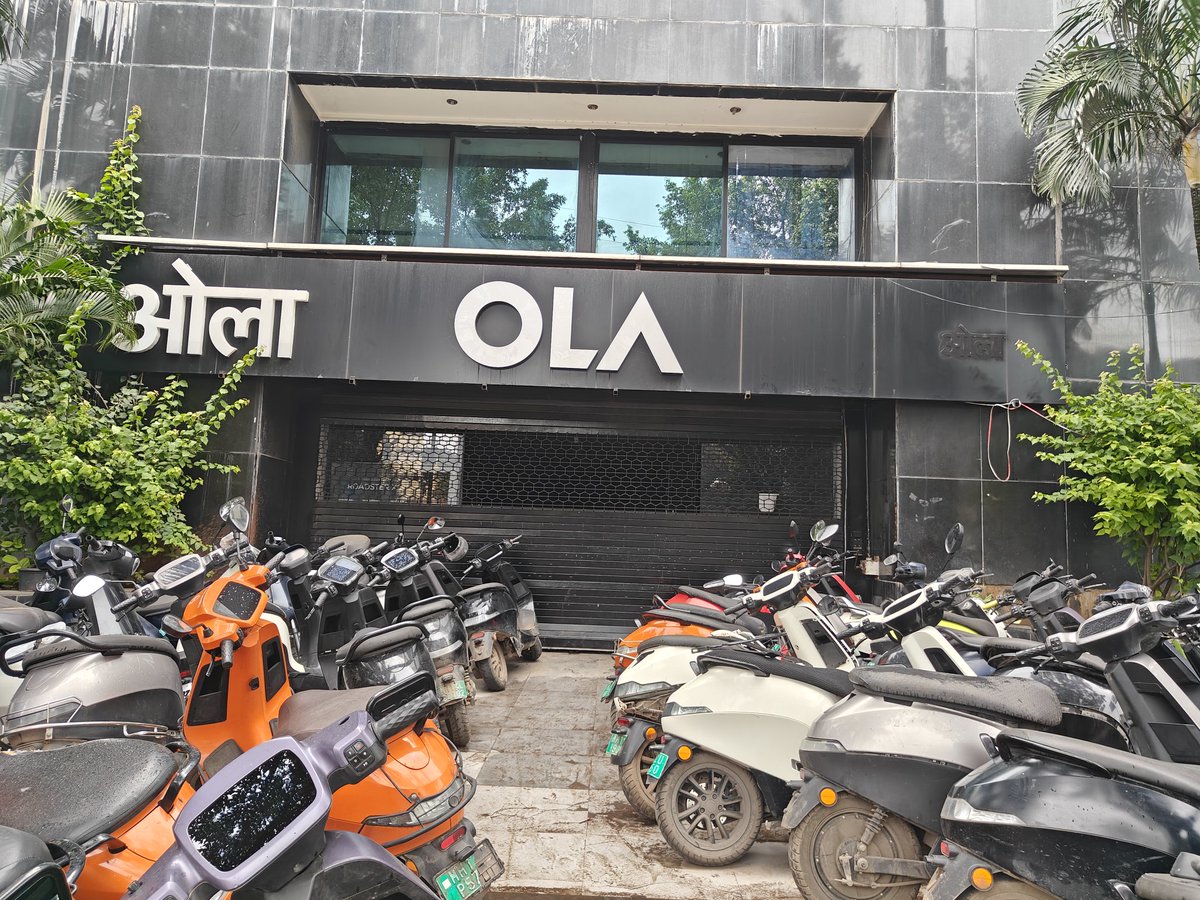rajesh0802's tweet photo. @OlaElectric what a service.... Everyone  customer repenting buying this scooter https://t.co/wVhcfym3SB