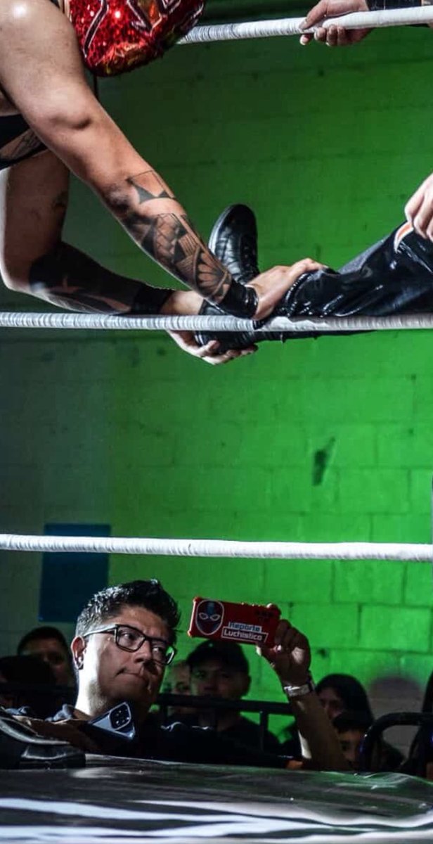 edgarmayitajr's tweet image. Trabajando en #LuchaLibreCM #Ecatepec  #Entrevistas #luchalibre @reporteluchistico 📸 @diavollodoggy Gracias