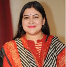 आज तो मामला और आगे बढ़ गया है,
शाम तक बात दूर तलक जाएगी,