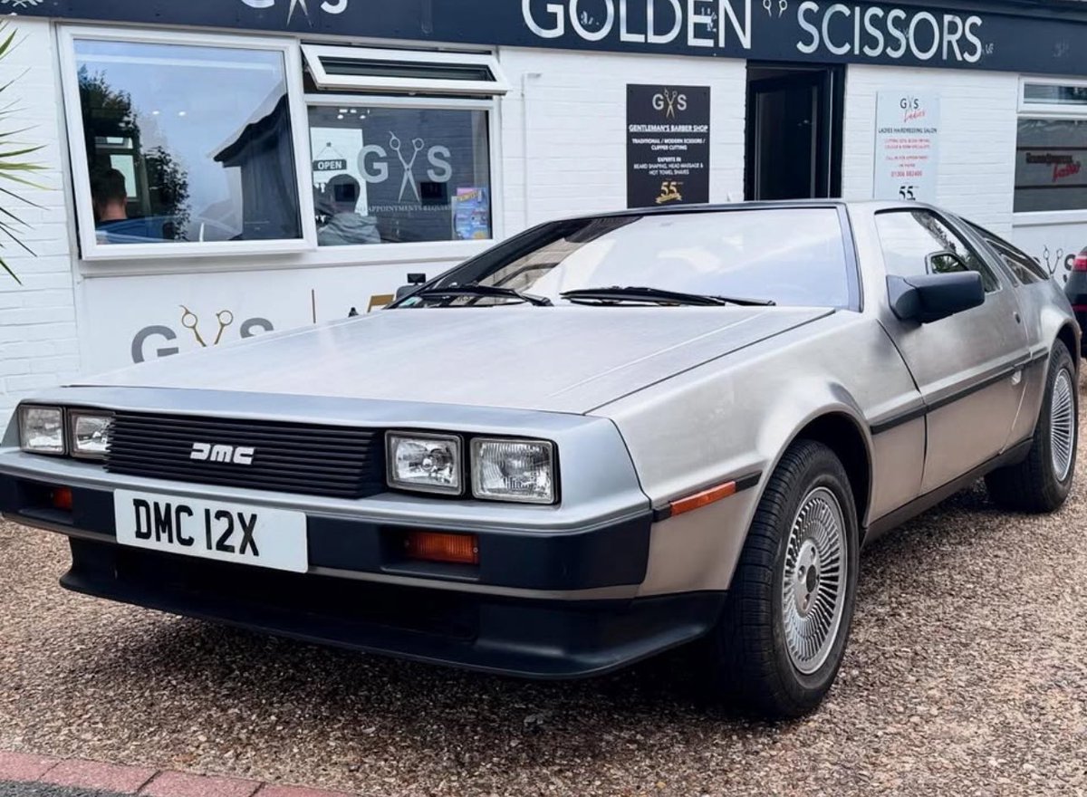 scissors_golden's tweet photo. Nice cars at The Golden Scissors Dorking https://t.co/uYuX5IGmtE