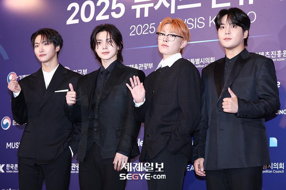 [📷] Hongjoong, Seonghwa, Yeosang and Jongho on the '2025 Newsis K-Expo' Red Carpet

#ATEEZ #에이티즈 <a href="/ATEEZofficial/">ATEEZ(에이티즈)</a>