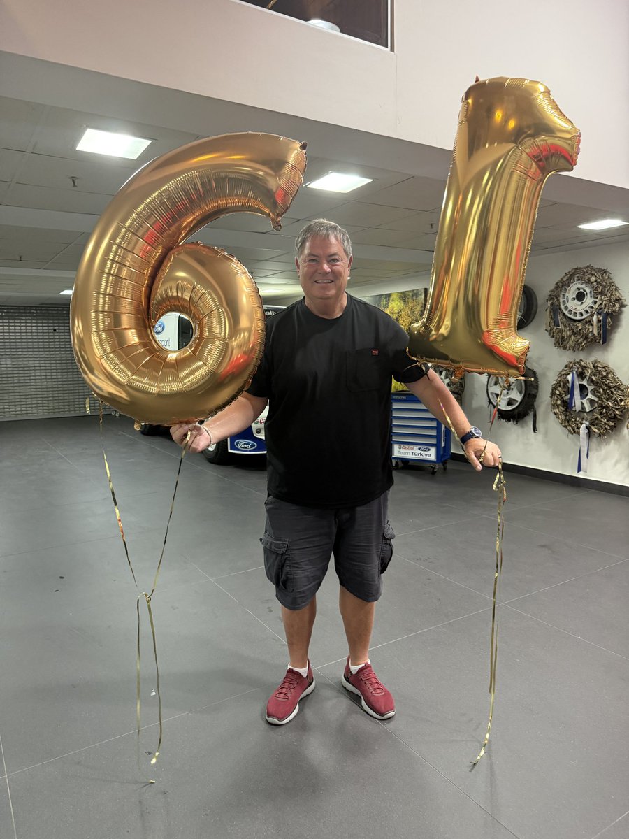 Mike Brewer tweet media