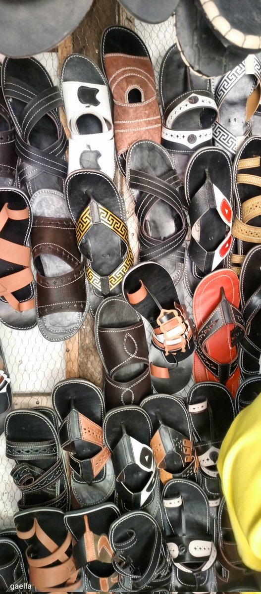 I sell homemade coconut oil and maasai shoes .
1 litre of coconut oil is ksh 1200 and half ksh 600.
 Maasai shoes for males and females per pair ksh 900 (Customized to Your preferred design)
Delivery is countrywide
Dm or whatsapp 0715295019 to place your order.