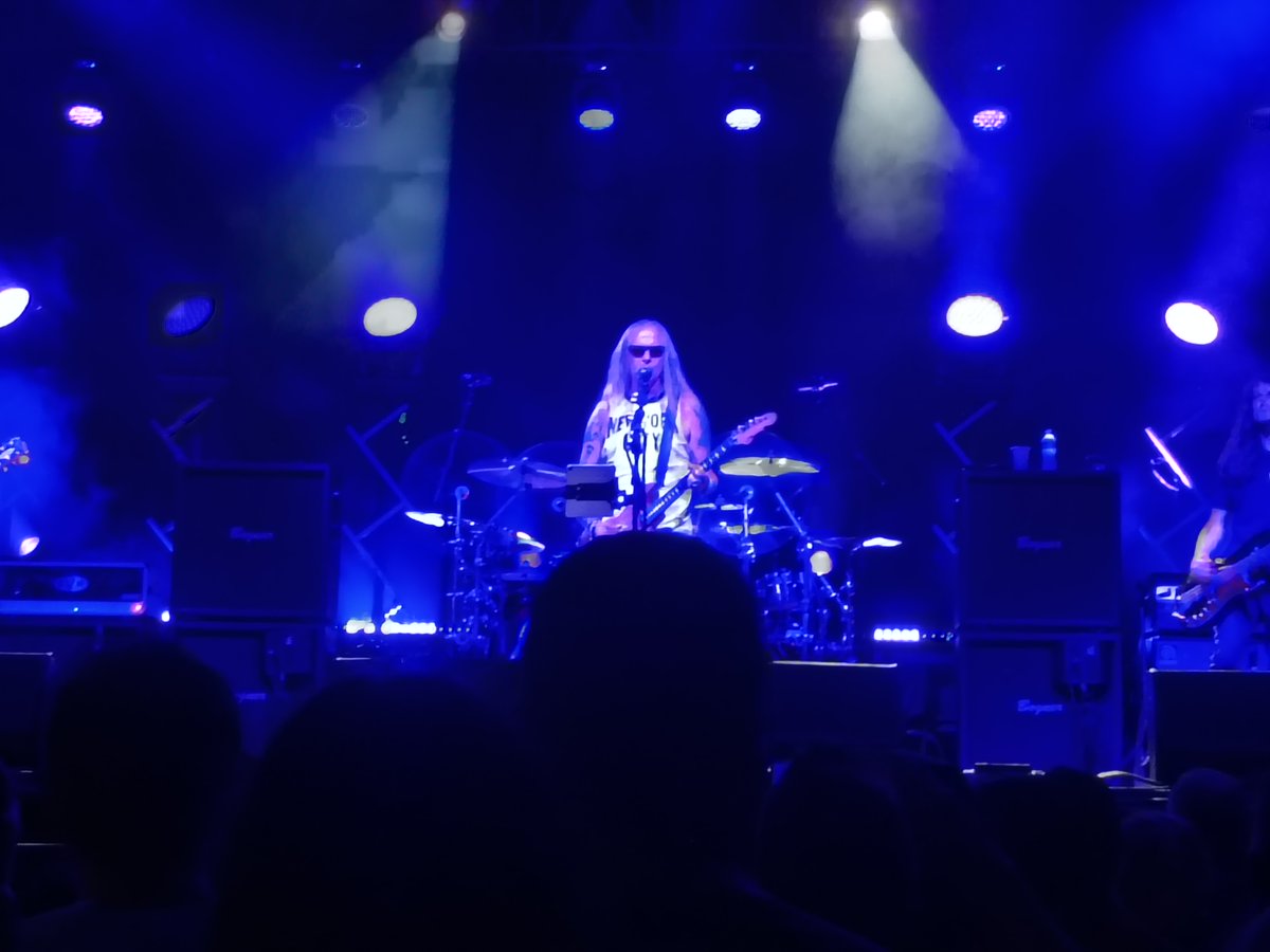 Punkgrunger93's tweet photo. @JerryCantrell you fuckin rock 🤘🏻 https://t.co/5i08H0xbu4