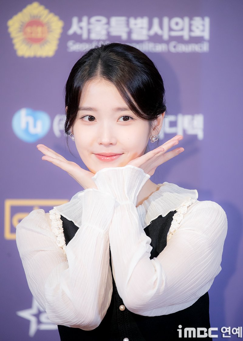 [포토] 아이유, 미모 꽃갈피 
#뉴시스 #NEWSIS #아이유 #IU #이지은
#2025K엑스포 #KEXPO #포토월_250828 [iMBC연예]

배우 겸 가수 아이유(IU)가 28일 오후 서울 소공동 롯데호텔에서 열린 ‘제7회 뉴시스 한류엑스포’(2025 K-엑스포) 행사에 참석해 포즈를 취하고 있다.

⬇️고화질 Click Plz⬇️