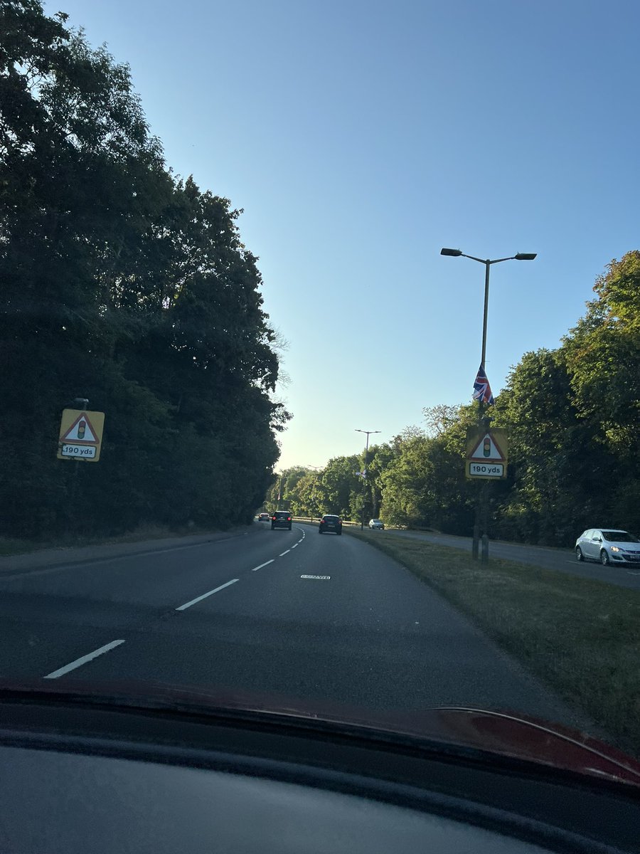 mxson1998's tweet image. London road in Hertford done every single lamppost the entire way. Looks great whoever did it! Feels like I’m driving in England again
