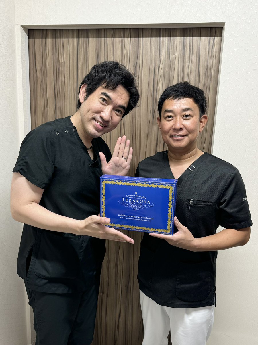 SBC品川院の本田院長が切開ハムラ/ミッドフェイスリフトの手術見学に来てくれました。
私の手術手技が少しでも日常診療の役に立てば幸いです。