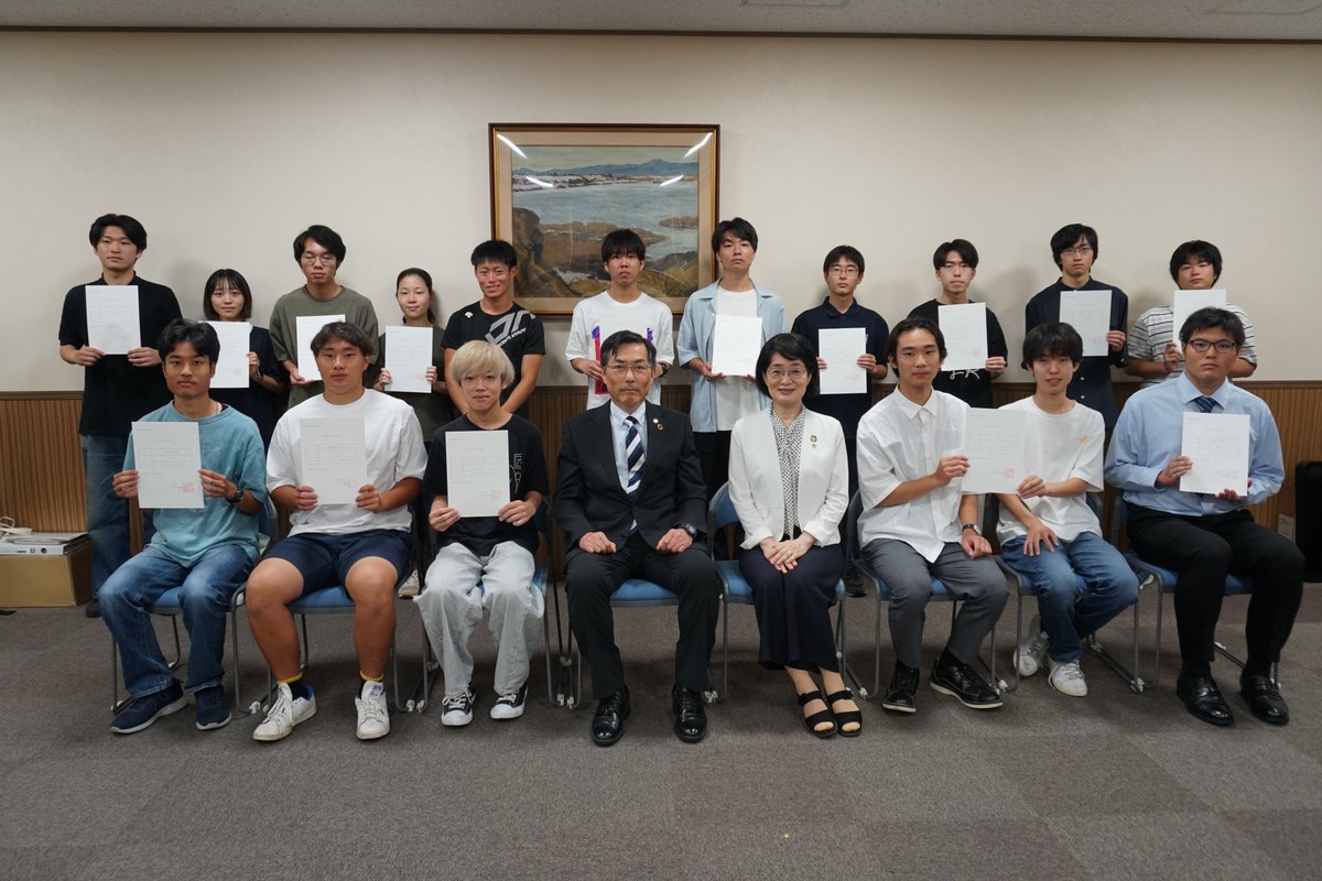赤本　島根大学　法文学部　教育学部　総合理工学部　生物資源科学部　15年分 GzawqDBa0AAH5GU.jpg