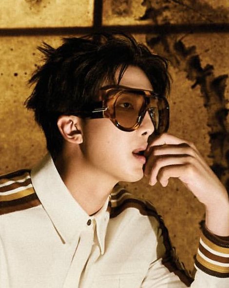 눈빛이 너무ㅠㅠㅠㅠㅠ 너무야함ㅠㅠㅠㅠ