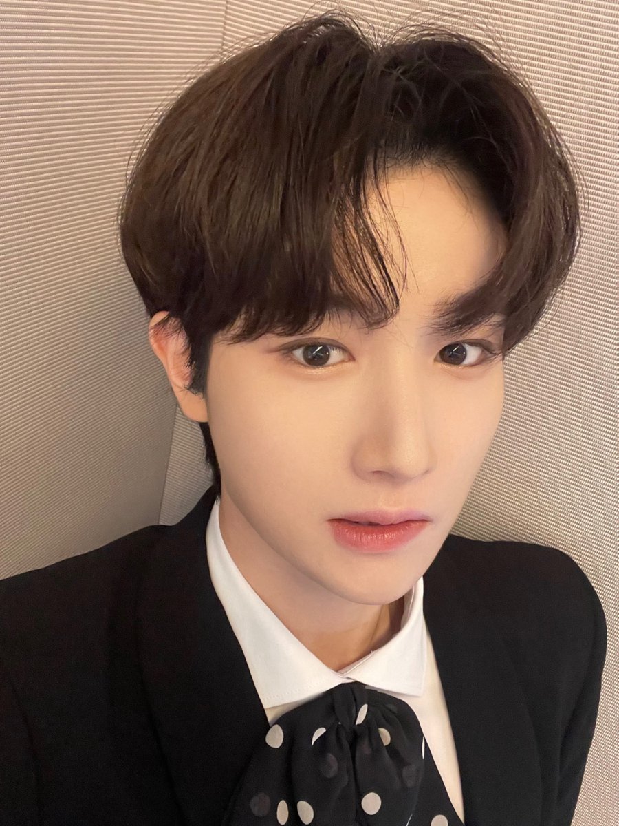 [📸TEMPIC]

25.08.28 #2025올해의브랜드대상

🖤오늘의 템페스트🤍

#TEMPEST #템페스트
#한빈 #형섭 #혁 #은찬 #LEW #태래
#올해의브랜드대상