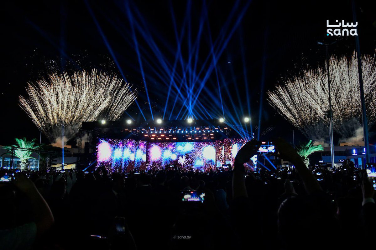 Suriye Geçici Cumhurbaşkanı ve Hükümeti yetkilileri başkent Şam’da düzenlenen Uluslararası Fuar’da eğlenirken hemen birkaç kilometre ötelerinde İsrail savaş uçakları ile Savunma Bakanlığına ait noktaları bombalıyordu.

Bombardıman sesleri fuar alanında duyulmasına rağmen program