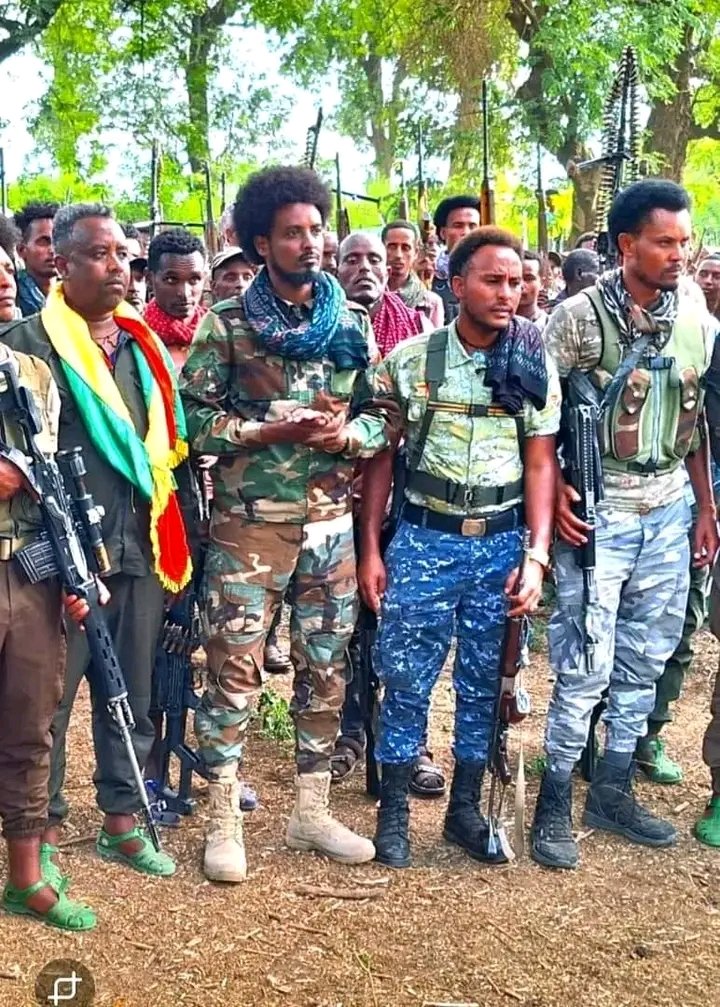 ሰበር‼️

የአፋህድ በአርበኛ #መከታው ማሞ የሚመራው #ሸዋ ጠቅላይ ግዛት ዕዝ በሁለቱም ኮር ውስን ሻለቆች የጋራ ጥምረት ኤፍራታና ግድም ወረዳ #አላላ ከተማ ለ7 ወራት ያክል የመሽገውን #አየር_ወለድ እና #ኮማንዶ ክ/ጦር  ላይ የተጠና ማጥቃት ተደረገ!!