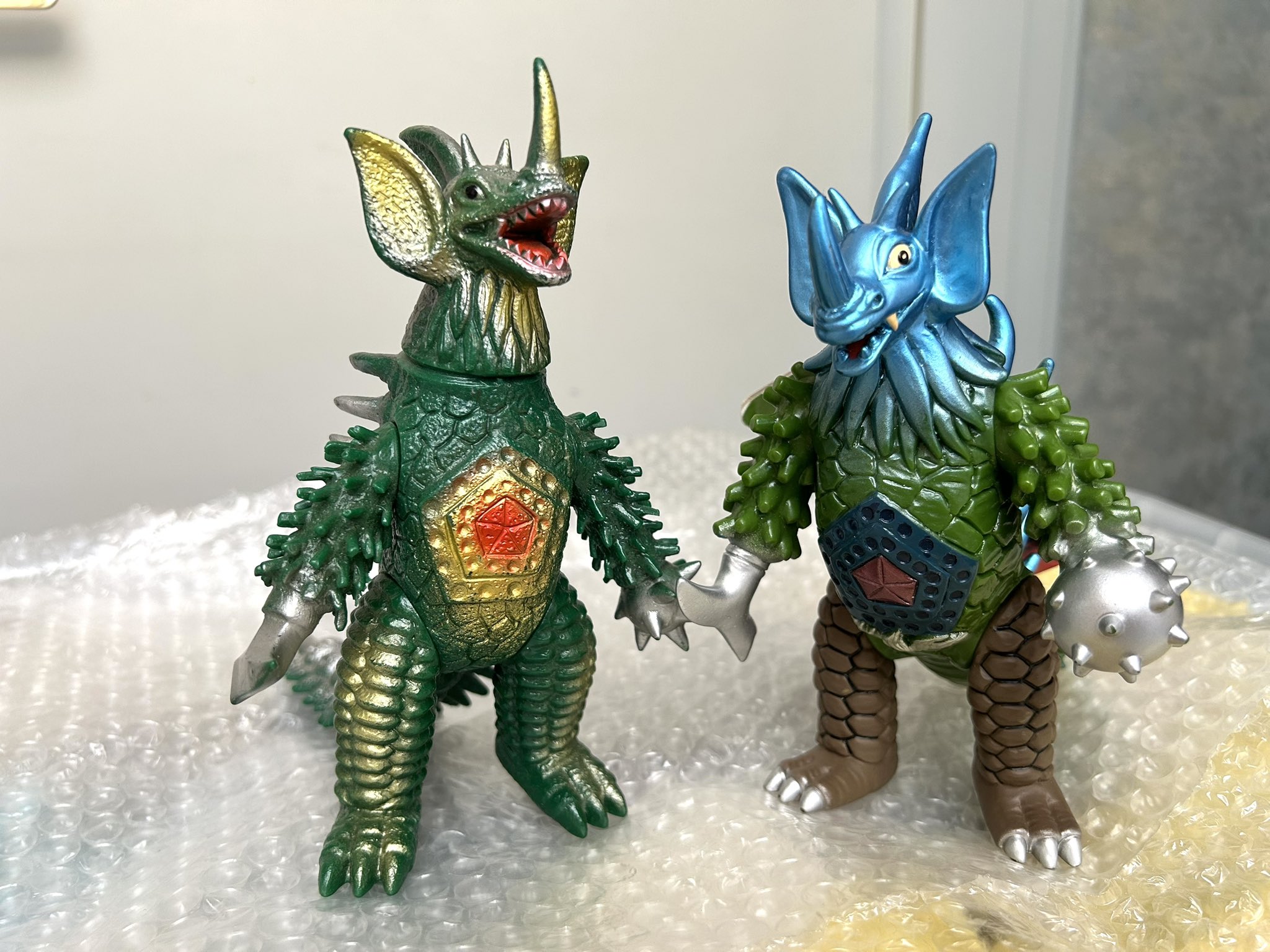 やまなや 怪獣郷 タイラント 黒成型 なべやかん on X: 