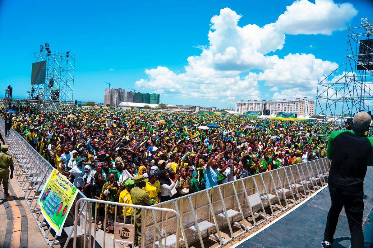 BabaInonga's tweet image. Kawe ya Samia Suluhu Hassan