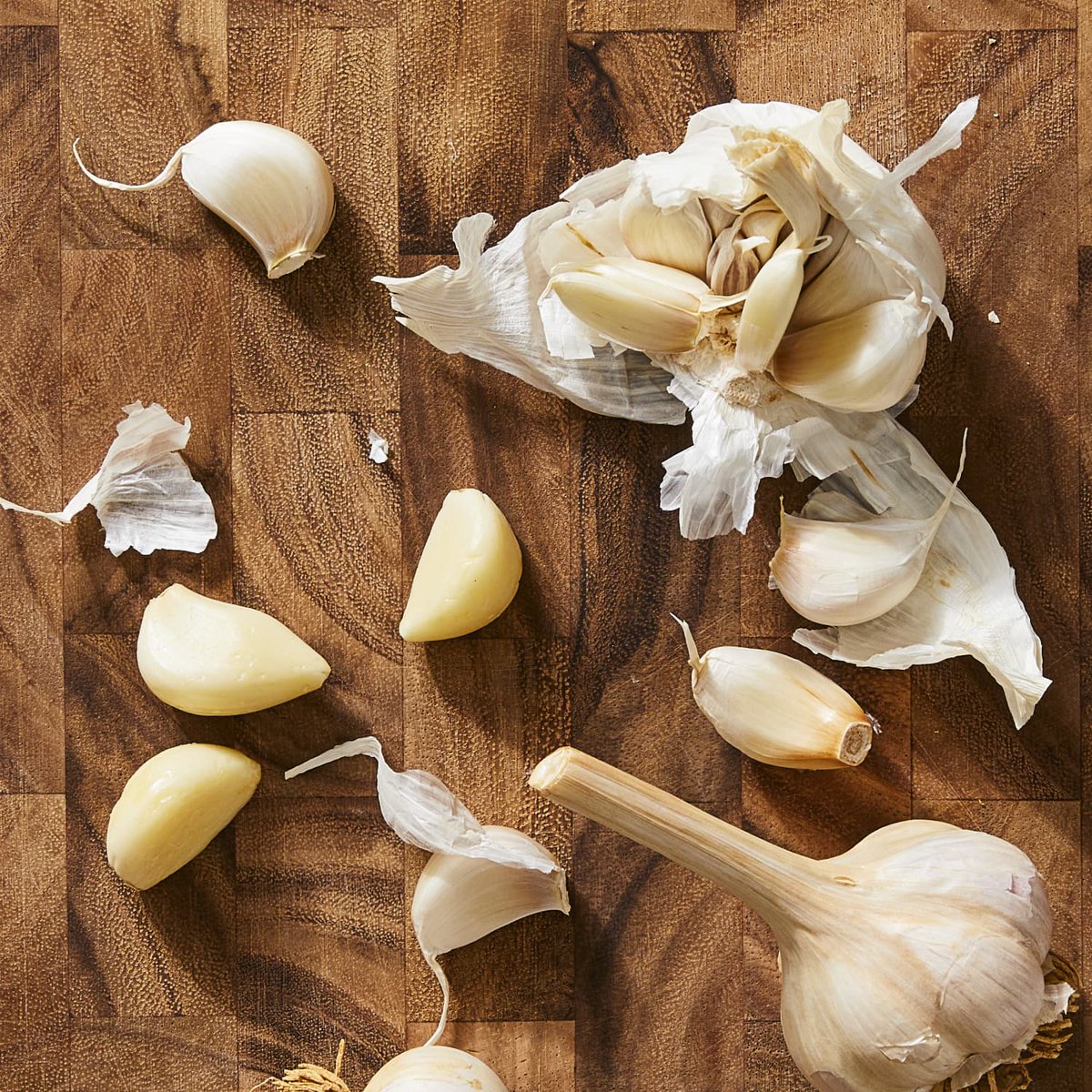 RENEWCURE's tweet photo. 🌿 Did you know?
Garlic doesn’t just add flavor to food, it helps lower blood pressure, improve blood circulation &amp; support immunity.
That’s why it’s a key ingredient in #RENEWCURE.💊
#HerbalHealth #HerbalMedicine #Wellness #BloodSugar #BloodPressure #NaturalHealing #WEAKErection https://t.co/hTrH0SX5QU