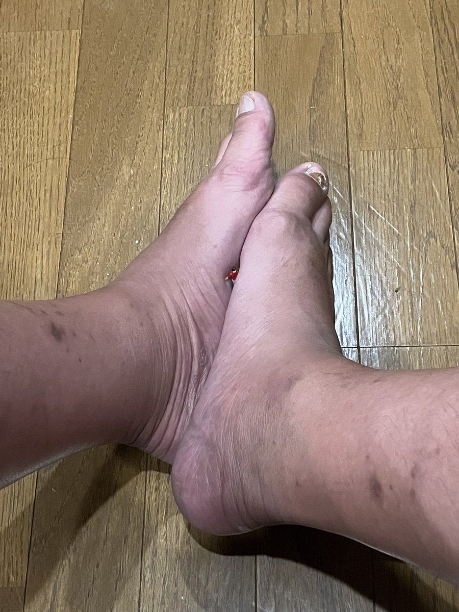 巨大工さんは小人好き@Big Feet Carpenter tweet media