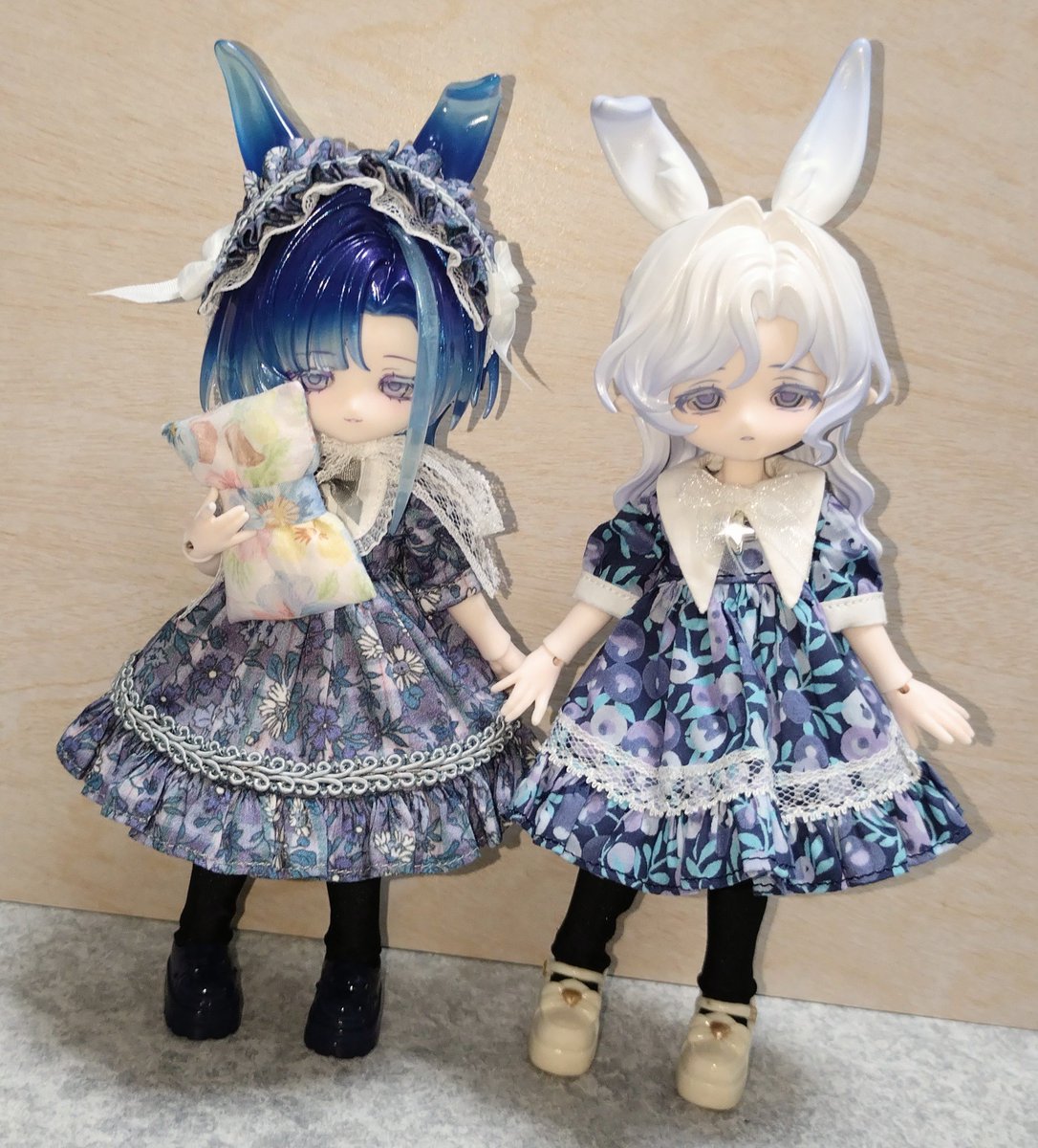 komariさん【<a href="/komari_doll/">komari</a> 】のモダンガールワンピースをお迎えしました🥰💜

か、かわいい〜！💖シンプルスタイルもいいし、ヘッドドレスでお嬢さん感増すのも愛しい……リボンクッションも素敵アイテムで撮影が捗ります🎀
今回も胸元のデザインにとってもときめきました✨✨

#mizuiroya