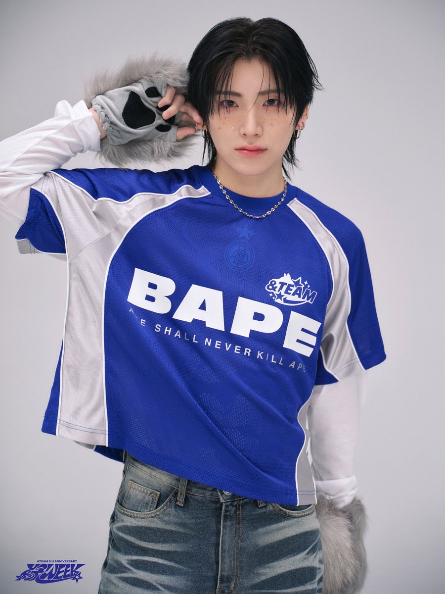 yumnyangz's tweet image. hes gorgeous the make up is purrrrfect