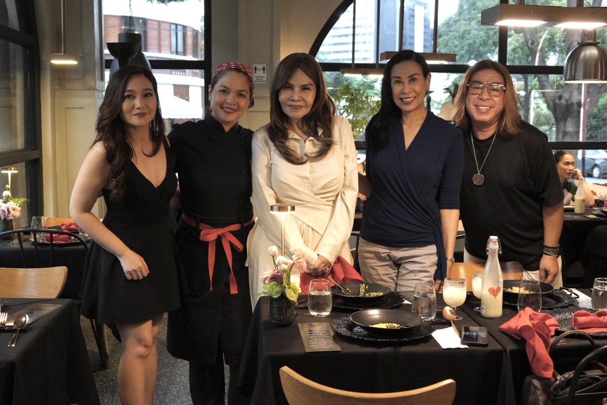 officialjudayph's tweet photo. At Angrydobo, every gathering feels extra special — just like this mini Mara Clara reunion! ❤️

#JudyAnnSantos #Angrydobo #ADChefsNight #ThisIsLove #LoveEatRelationship https://t.co/FI0WV3bS2q